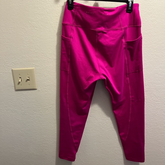 Victoria Secret - Picture 4 of 5